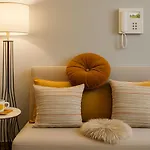 아파트 Calm & Comfortable - At Kalamaria