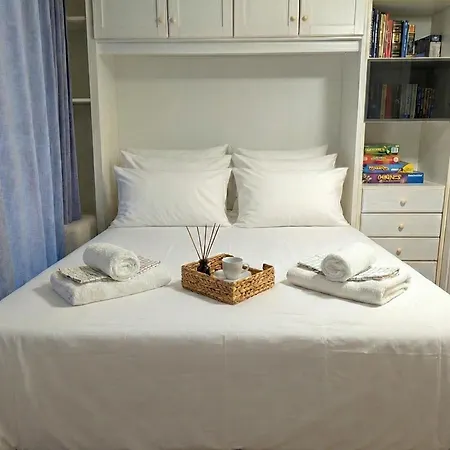 아파트 Calm & Comfortable - At Kalamaria