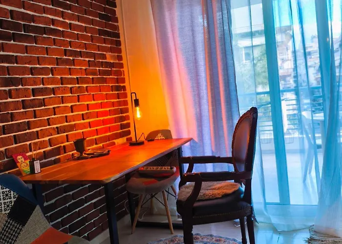 Calm & Comfortable - At Kalamaria 테살로니키