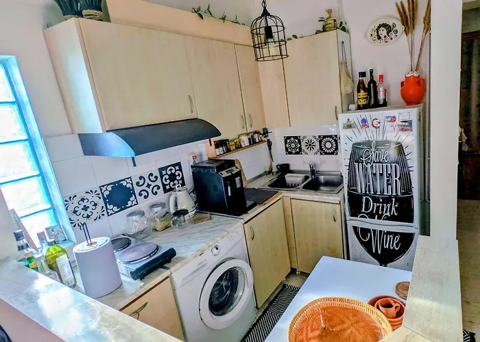 아파트 Calm & Comfortable - At Kalamaria *