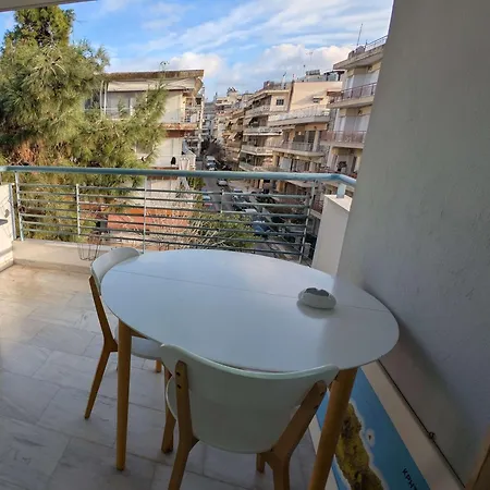 דירה Calm & Comfortable - At Kalamaria סלוניקי