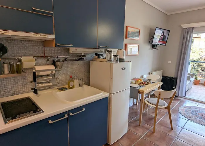 דירה Calm & Comfortable - At Kalamaria סלוניקי